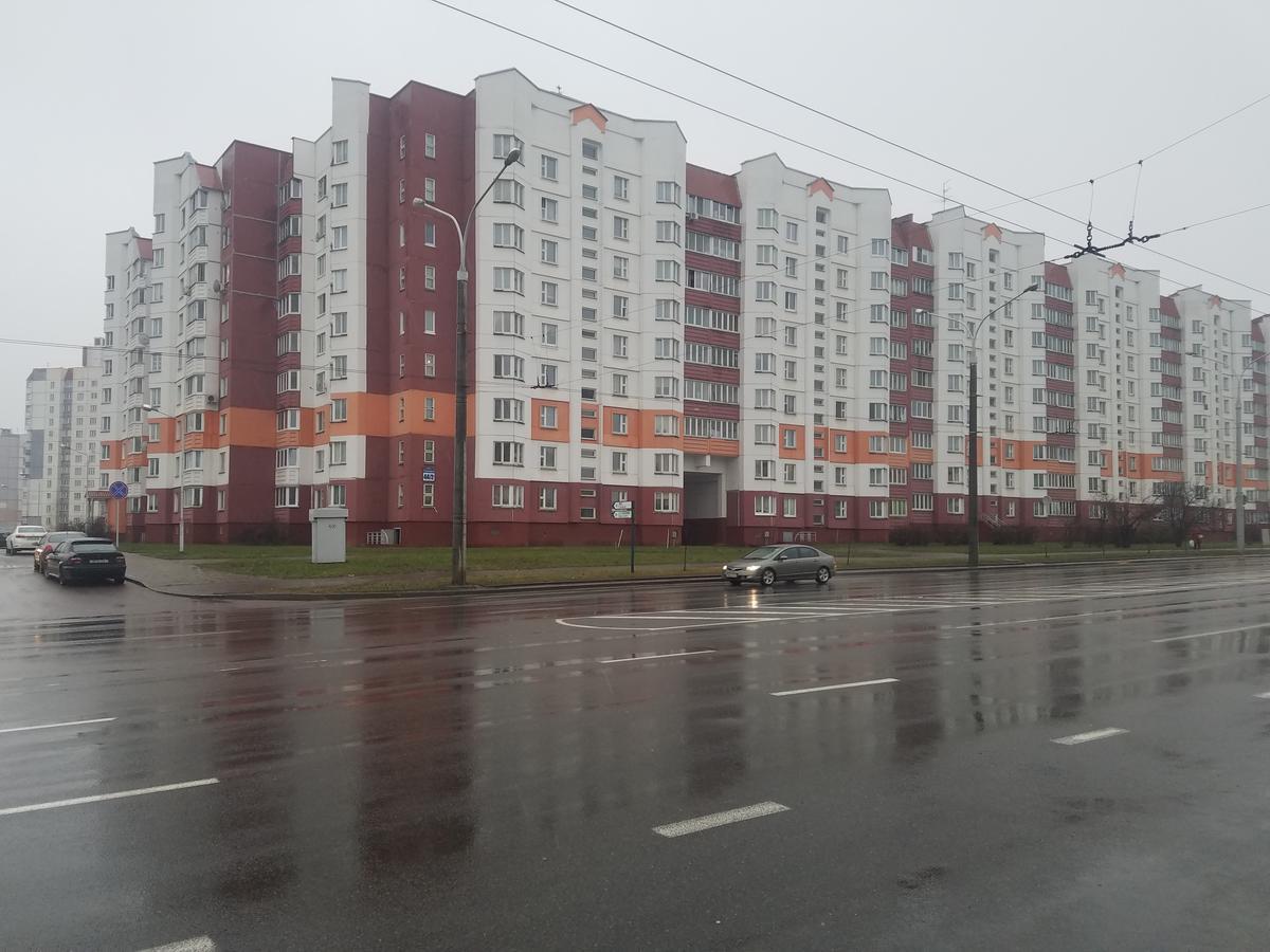Apartment On Metro Mihalova Minsk Eksteriør bilde