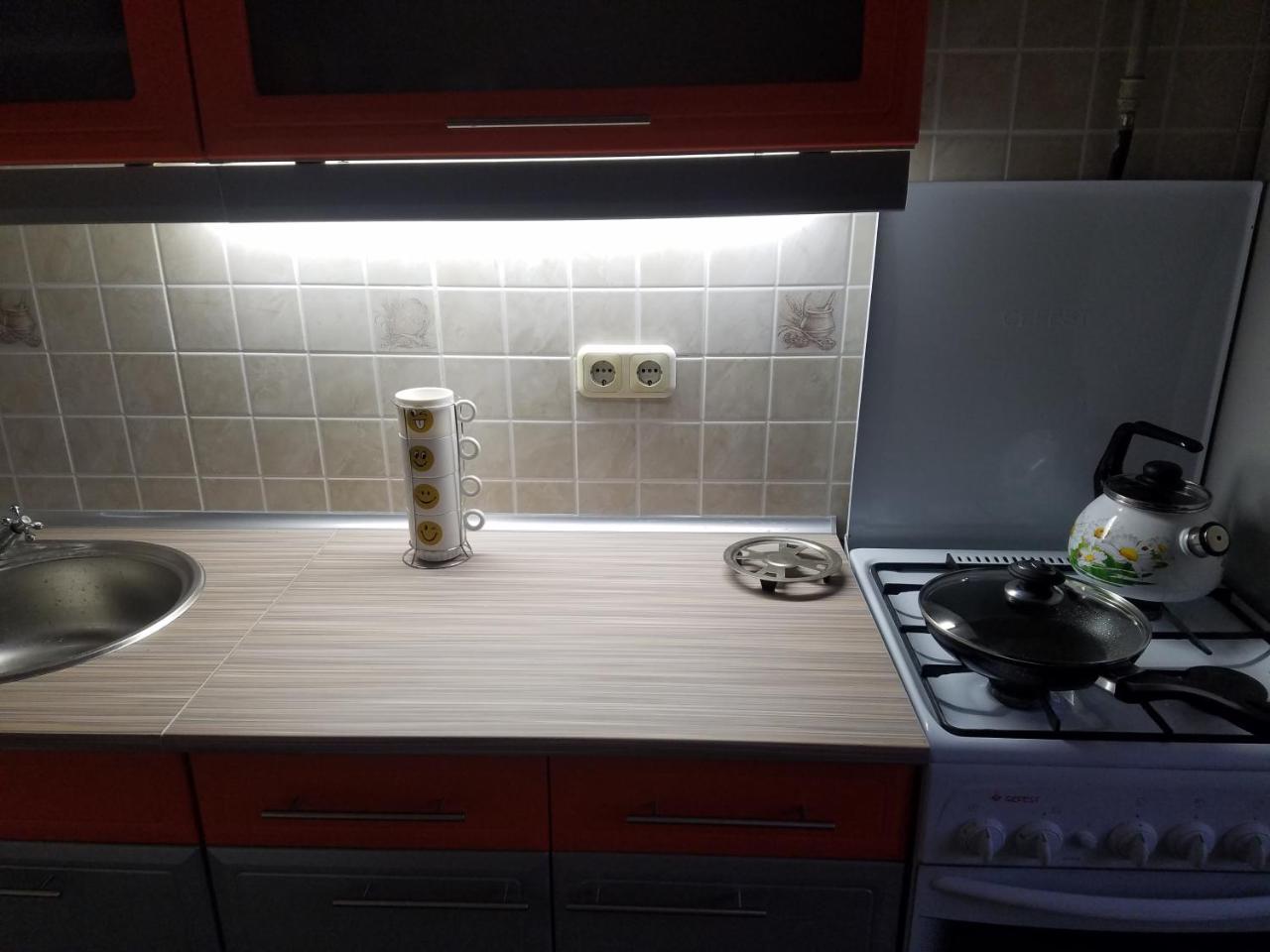 Apartment On Metro Mihalova Minsk Eksteriør bilde