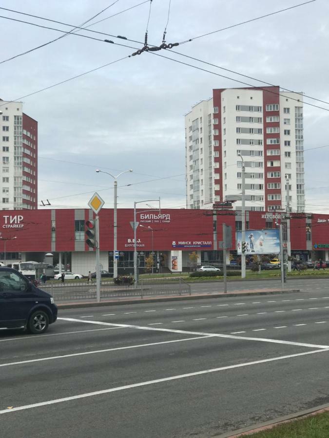 Apartment On Metro Mihalova Minsk Eksteriør bilde